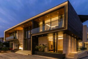 Exterior soffit cladding under a UAE entrance canopy with integrated lighting with Solar House, Emirates Hills, Dubai